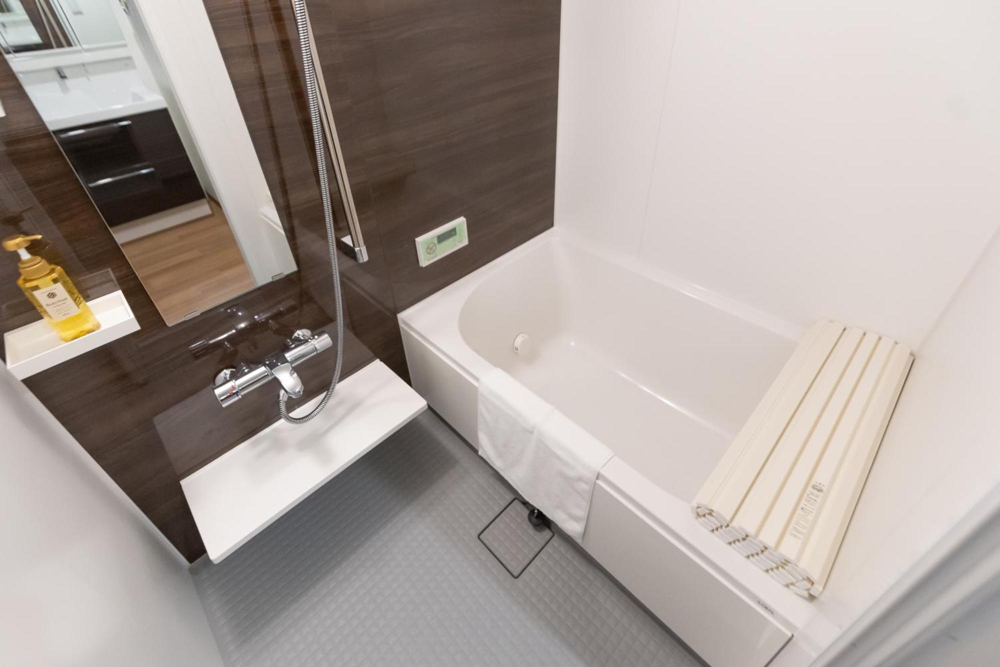 Kuromon Royal Niponbashi Apartment Osaka Room photo