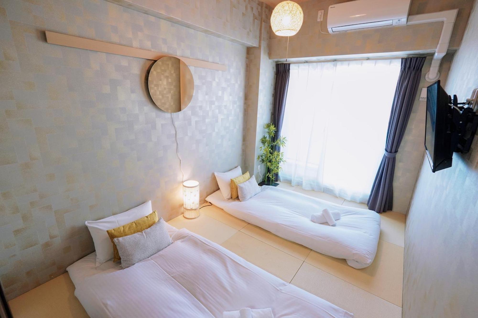 Kuromon Royal Niponbashi Apartment Osaka Room photo